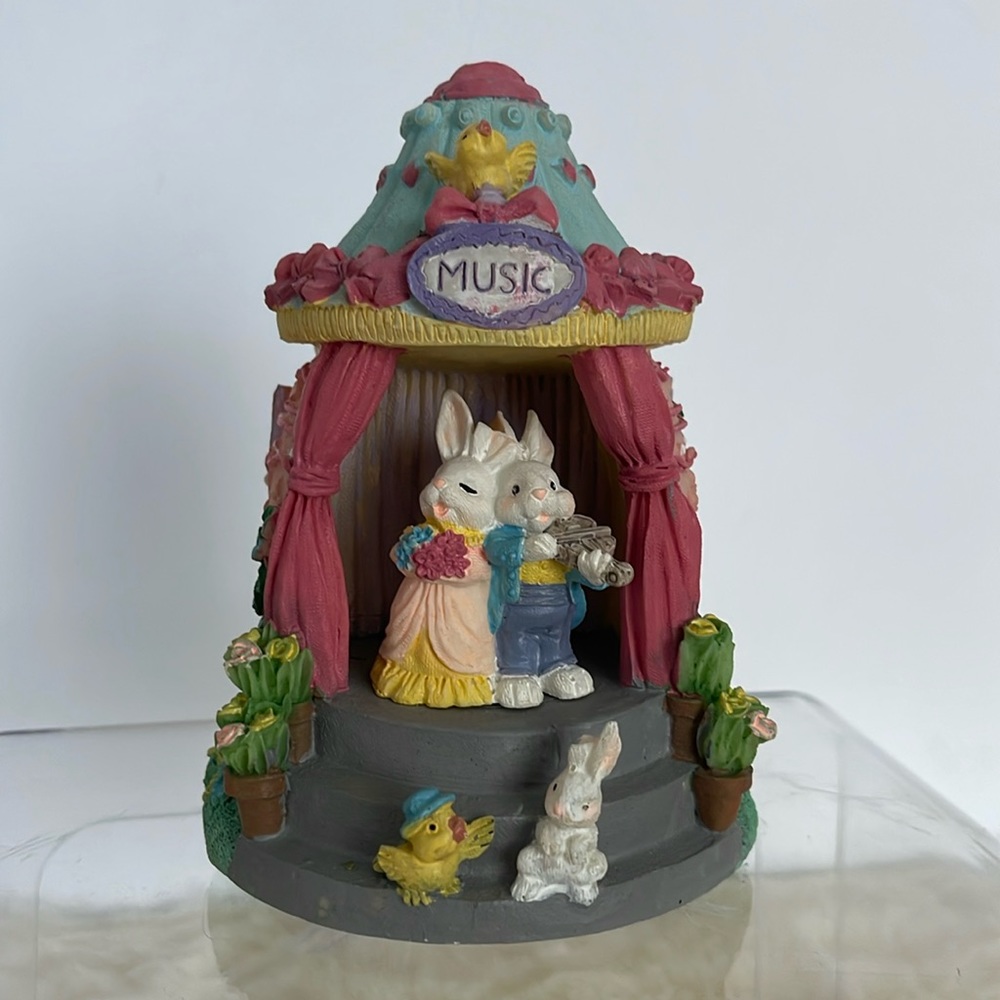JAIMY Easter Bunny Music Stage & House with Sound